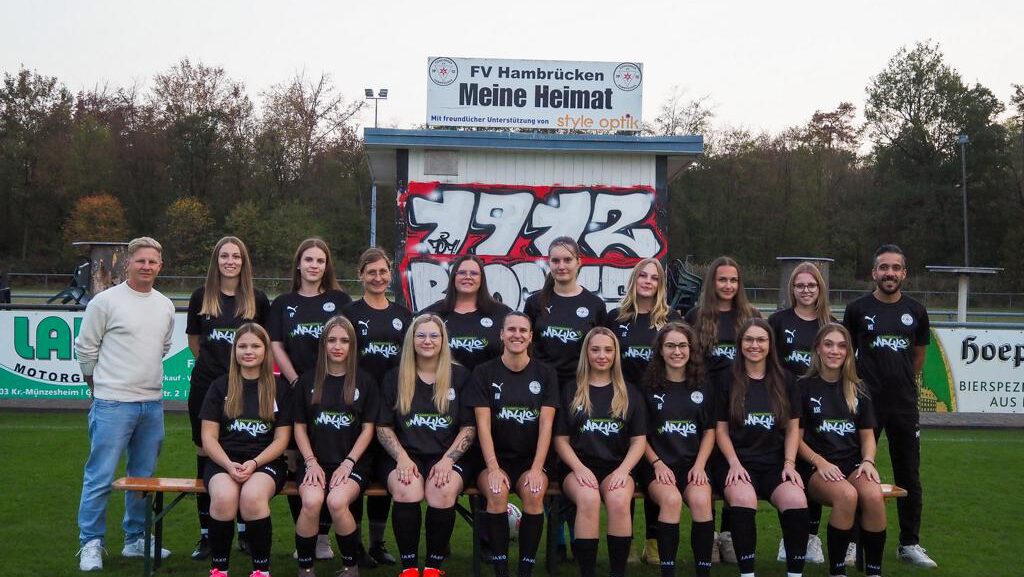 Neue Aufwärmshirts für unsere FVH-Frauen!